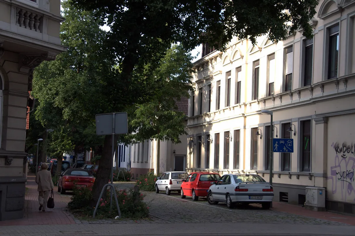 10 Quiet Side Streets in Latrán You Must Visit