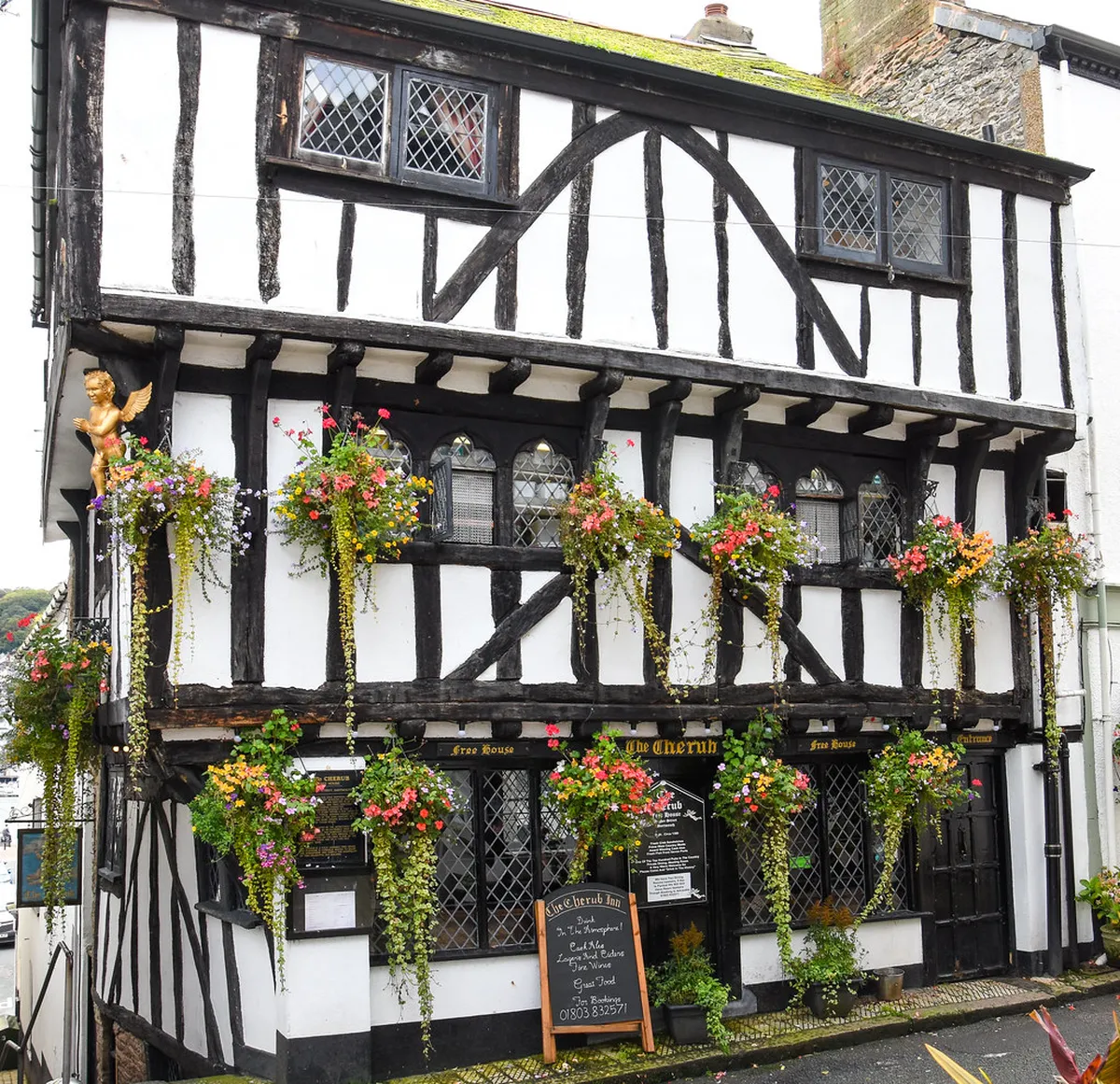 Traditional Medieval Tavern Dining in Český Krumlov