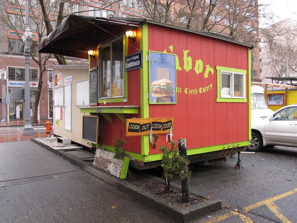 Authentic Czech Porcelain Shopping Karlovy Vary: Top 10 Spots